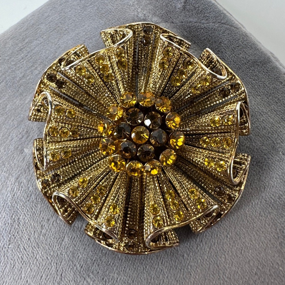 Vintage Gold Tone Sunburst Brooch Rhinestone Round Floral Statement Pin Pleated